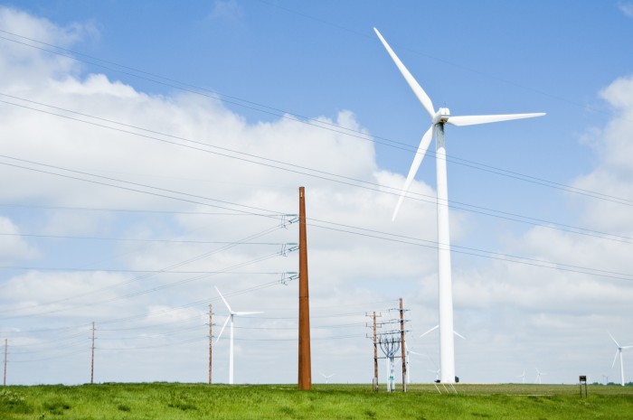 MISO, SPP Study Identifies 7 Transmission Lines Enabling 28+GW of New Renewables 